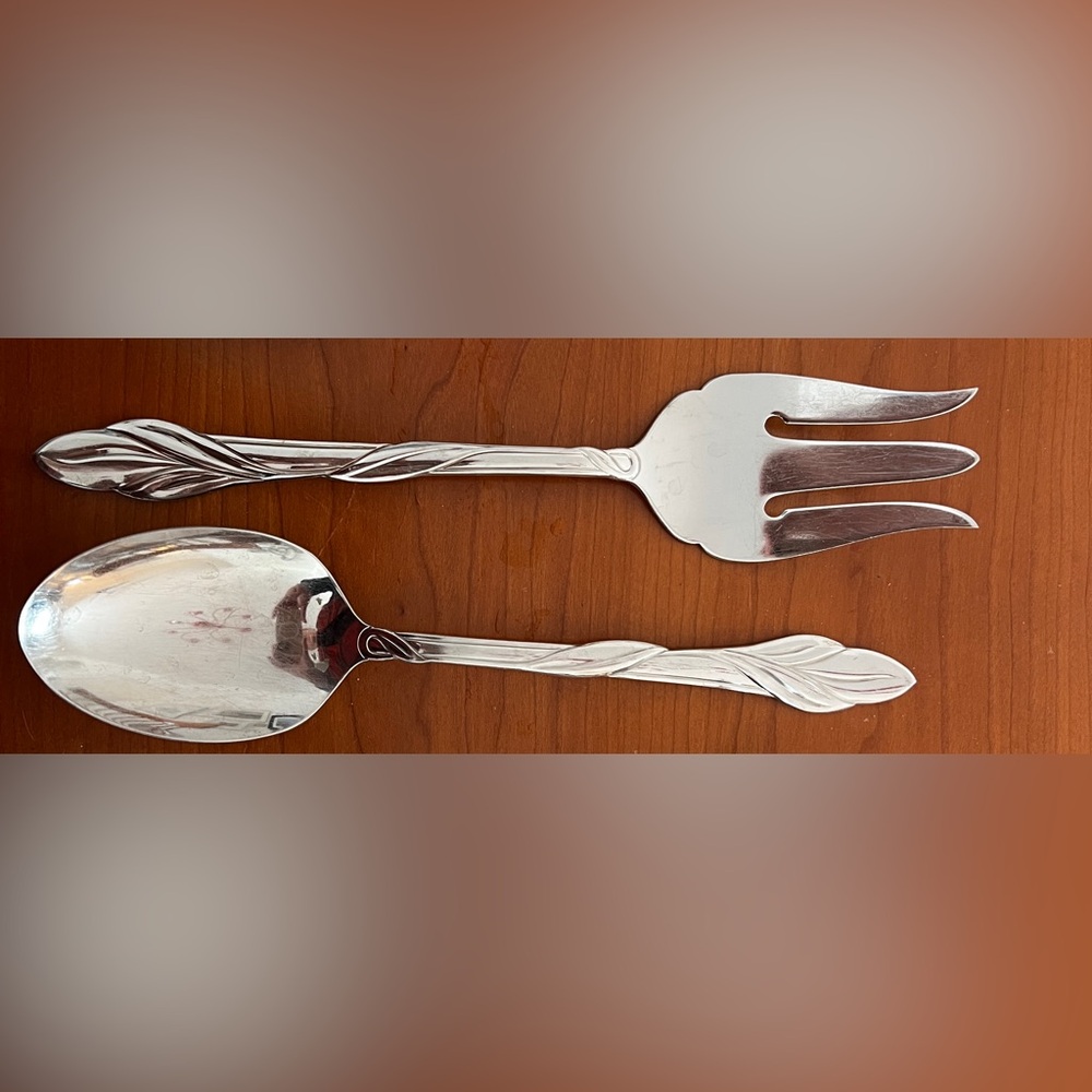 Oneida Stainless Steel Serving Pieces
Pattern: Eden